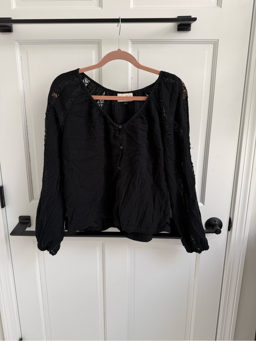 Universal Thread Black V-Neck Button Front Crochet Sleeve Blouse